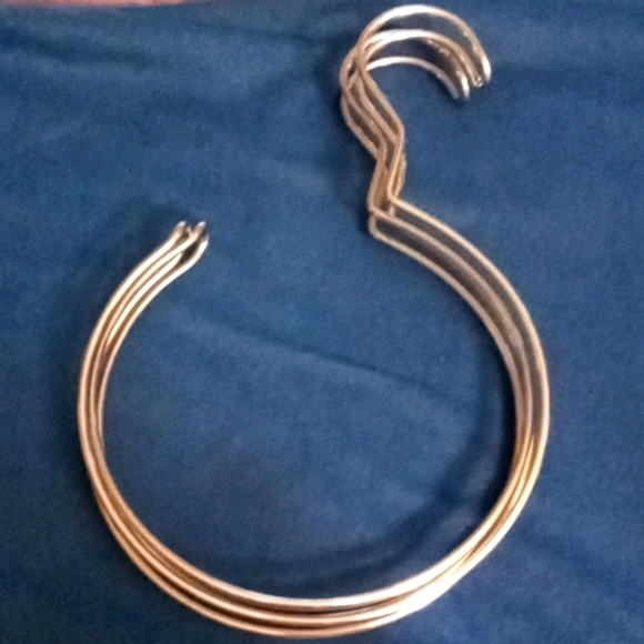 Set of 2 silver multifunctional hangers